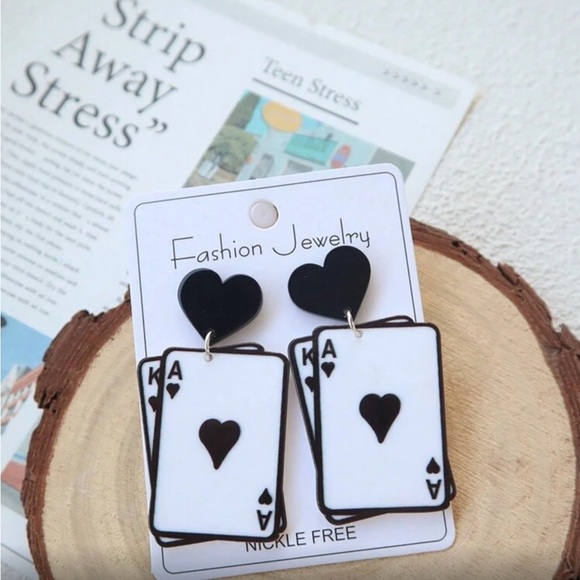 ✨NEW Black and White Playing Card Earrings - Picture 3 of 4